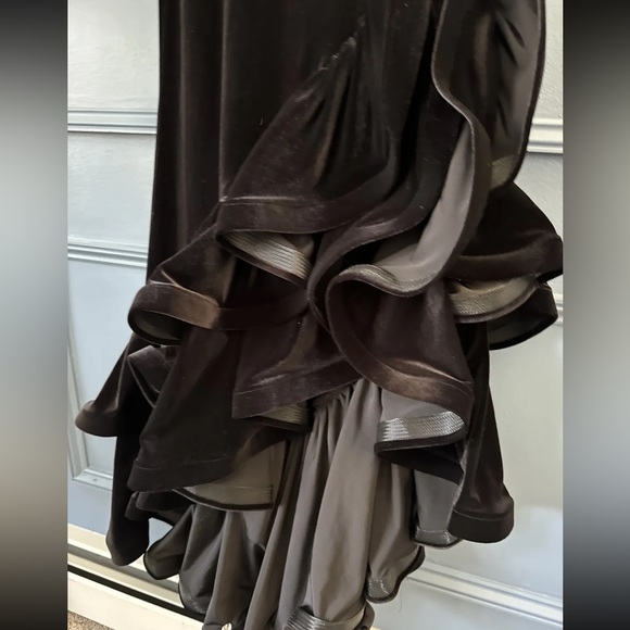 Betsy & Adam Long Velvet Tiered Ruffle Dress Black Size 6 - Picture 5 of 8